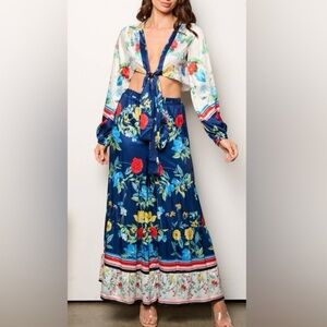NWOT Blue/White Floral Crop Top and Wide Leg High Waisted Pants, Sizes Large